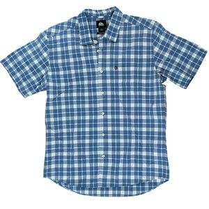 Quiksilver button down shirt. Size: L
